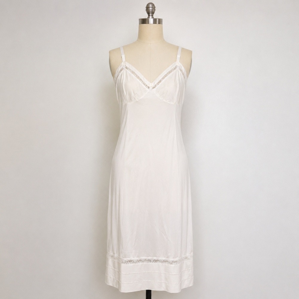 Lorraine Full Slip Womens 34 Tall White Excellent Vintage Lace Trim Antron III